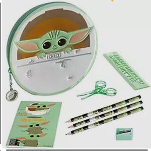 138. NWT Star Wars Mandalorian Zip Up Stationary Kit